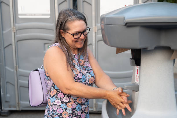 Best Affordable portable toilet rental  in Bettendorf, IA
